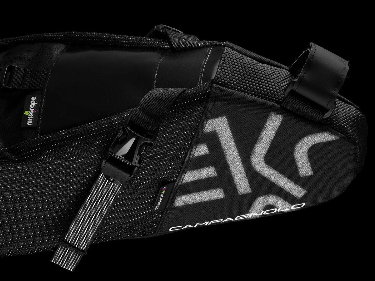 Campagnolo Ekar Cluster 7 gravel saddle bag 7 litre waterproof lightweight bikepacking storage bag for gravel and adventure bikes