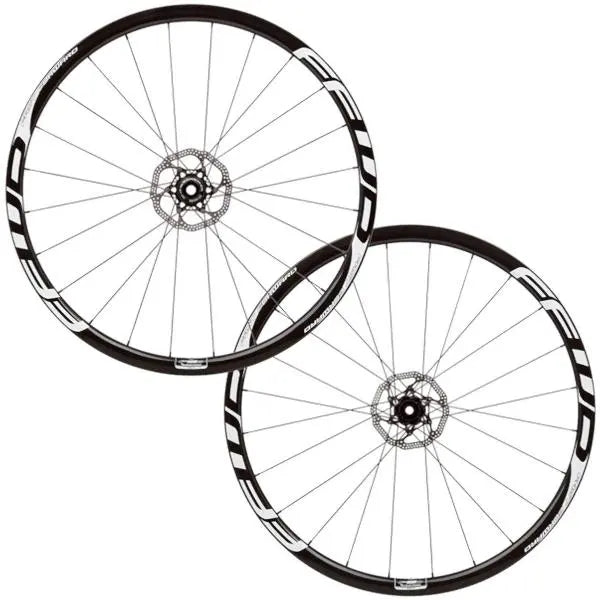 FFWD F3D-FCC Carbon Clincher Wheels for road bikes – aerodynamic lightweight carbon wheelset for speed and performance